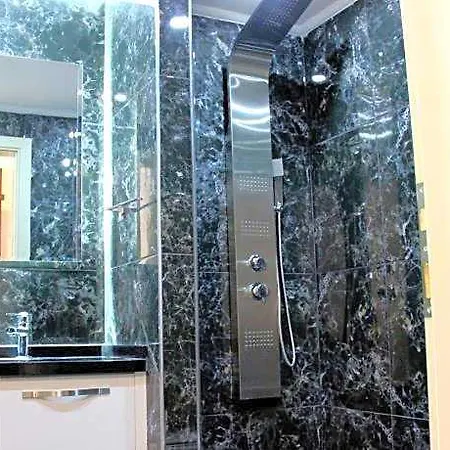 Venus Hotel 3*